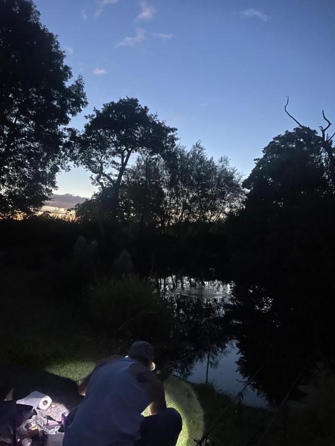 Kingfisher Cabin - Wild Escapes Wrenbury Off Grid Glamping - Ages 12 And Over Baddiley Eksteriør bilde